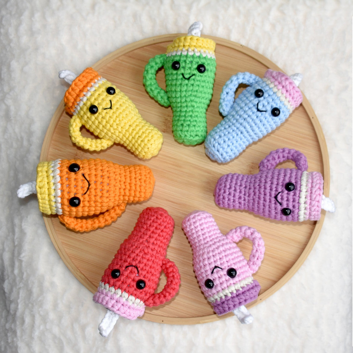 Bernat Valentines Yarnley Pattern | Maker Minis, gift, Kids