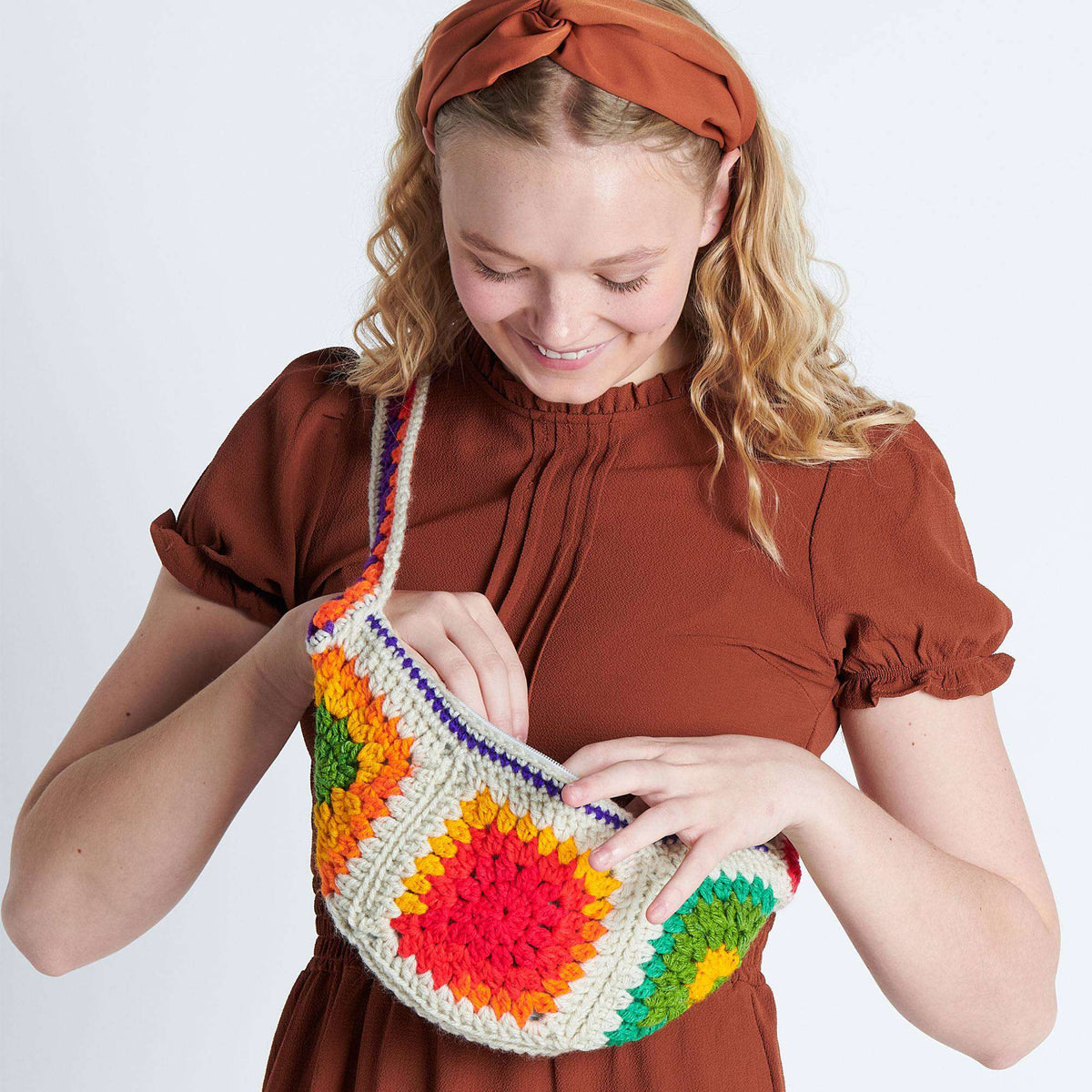 Red Heart Crochet Granny Fanny Bag Pattern | colorwork, stripes, rounds
