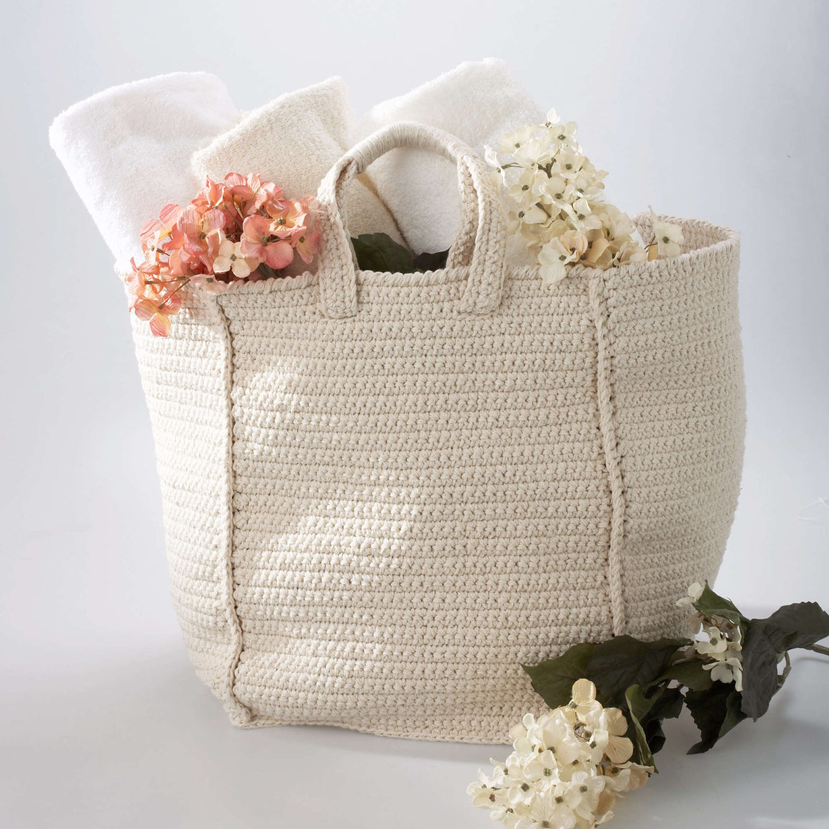 Lily Sugar'n Cream Cottage Bag Pattern | rainbow, beach, shades