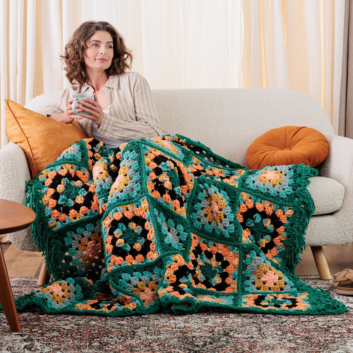 Bernat Snuggle Squares Crochet Granny Blanket Pattern | slip stitch, fringe