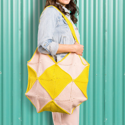 Caron Checkered Squares Crochet Bag Pattern | slip stitch, beach, colors