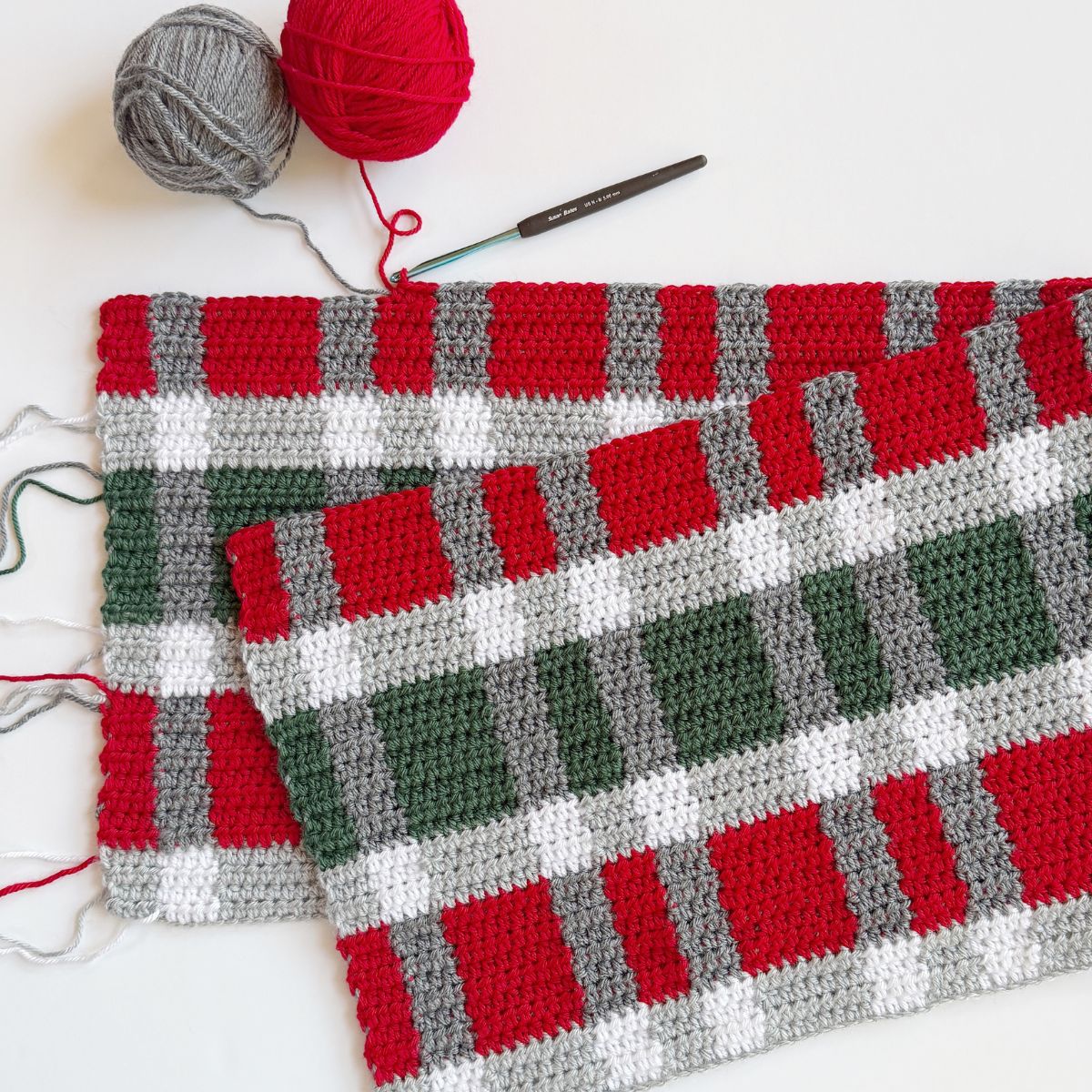 Crochet Christmas Plaid Throw Pattern | ribbed, colorwork, holiday