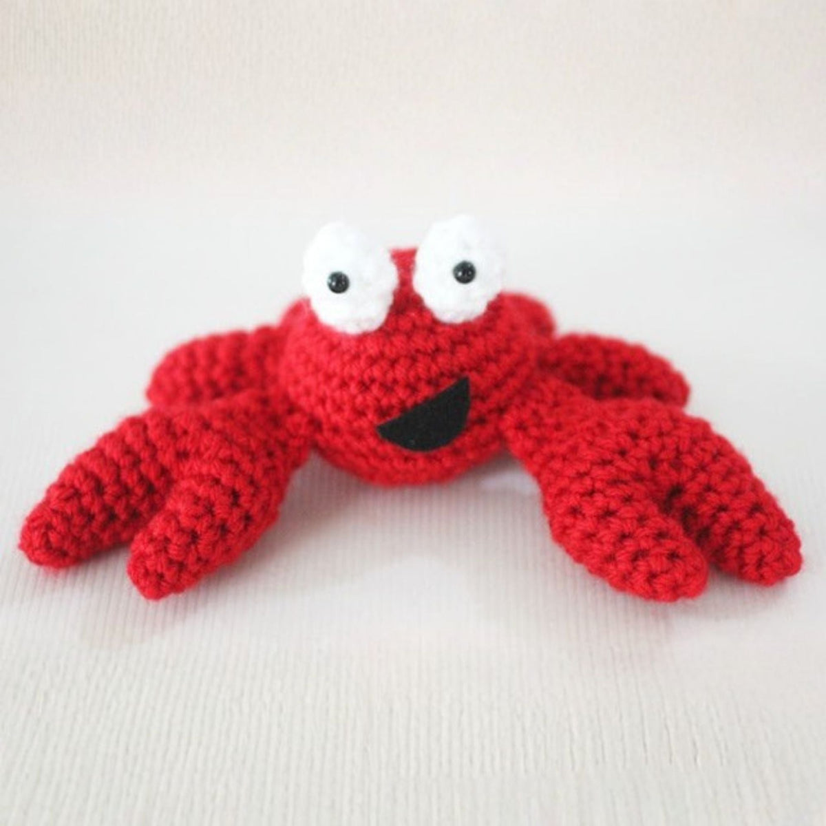 Red Heart Feeling Crabby Crochet Amigurumi Pattern | Super Saver, gifts