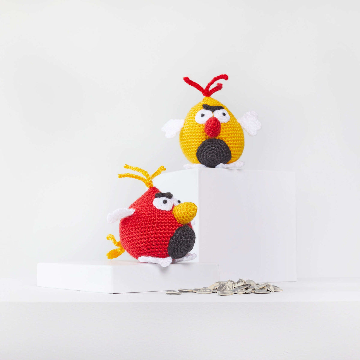 Red Heart Benedict and Bertie Crochet Bird Pattern | shelf, desk, colors
