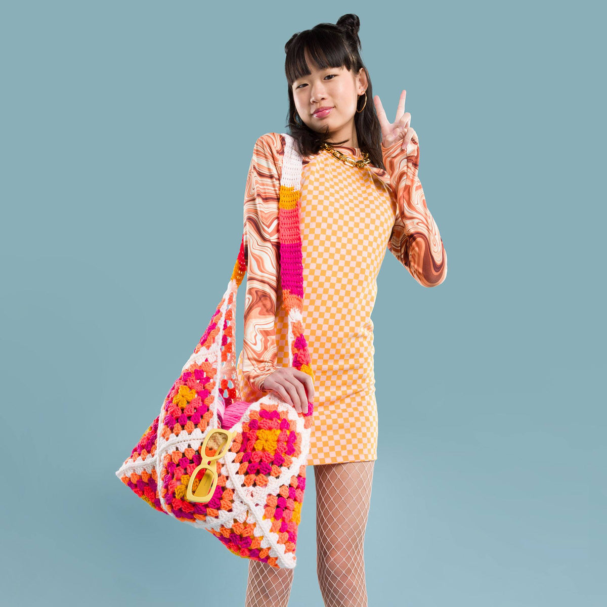 Red Heart Crochet Granny Square Serenity Bag Pattern | slip stitch, colors