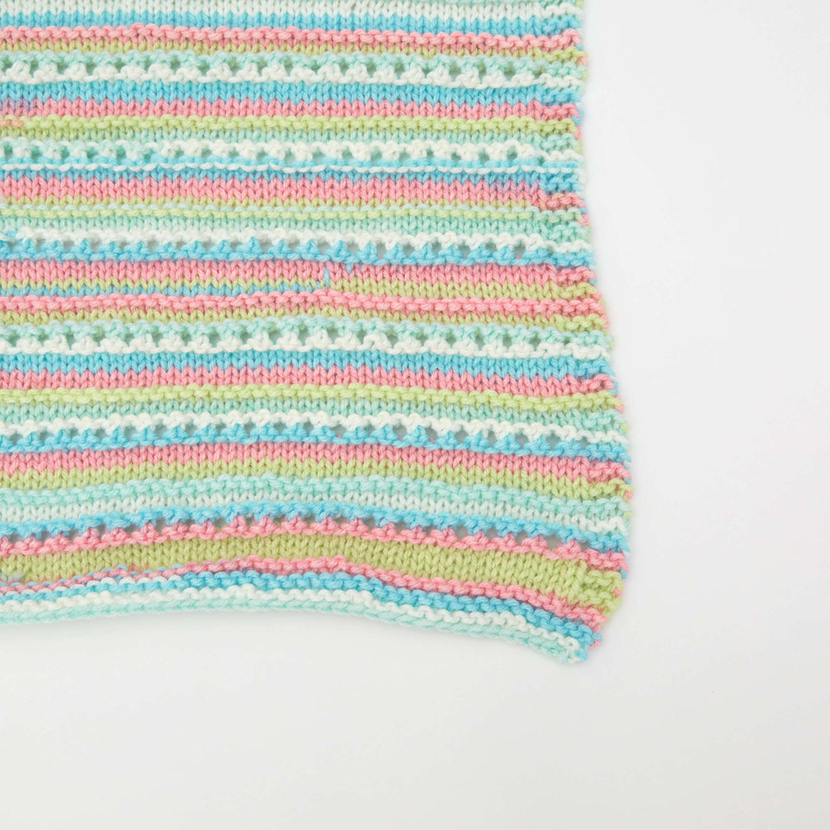 Red Heart Self-Striping Knit Baby Blanket Pattern | gift, nursery, stripes