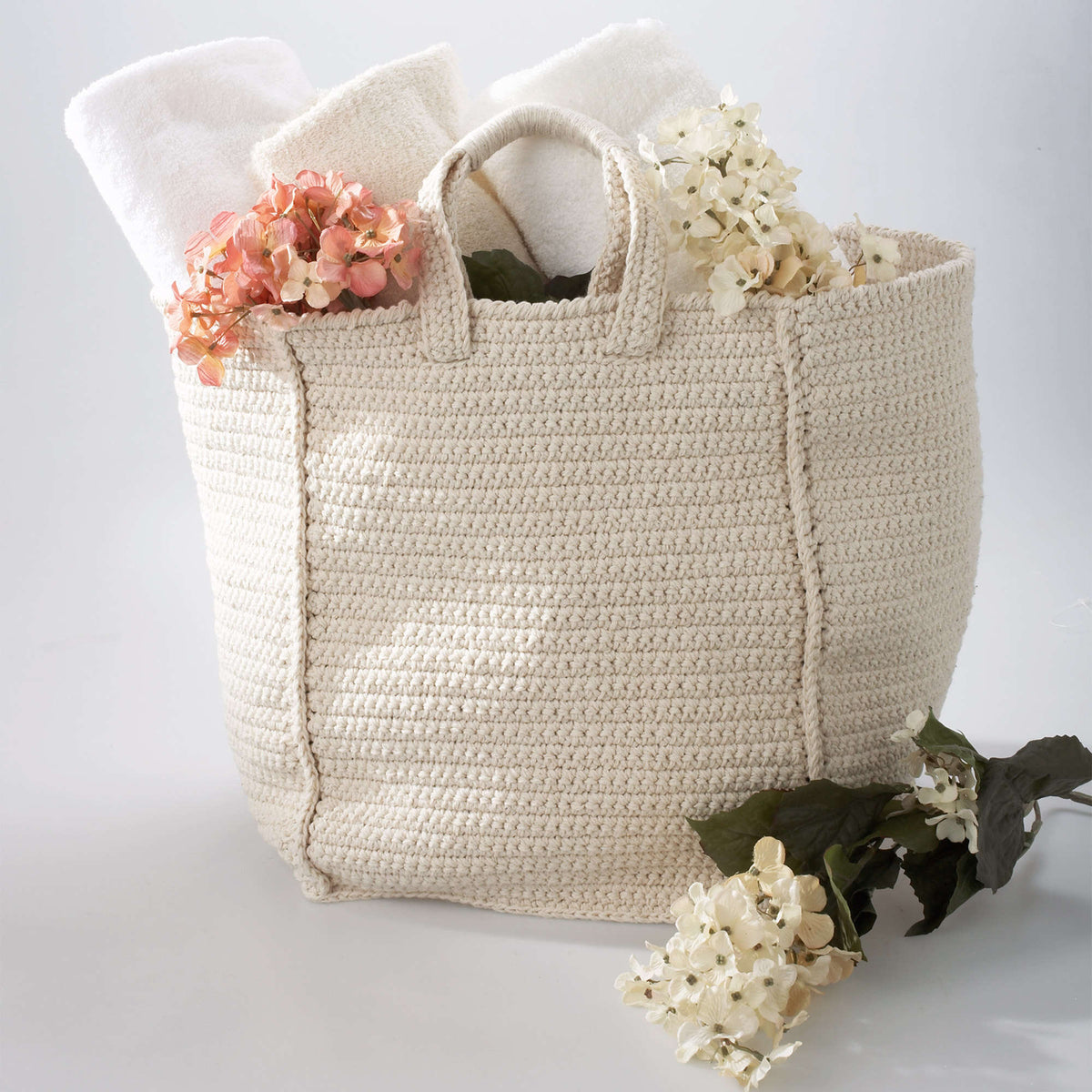 Lily Sugar'n Cream Cottage Bag Pattern | rainbow, beach, shades