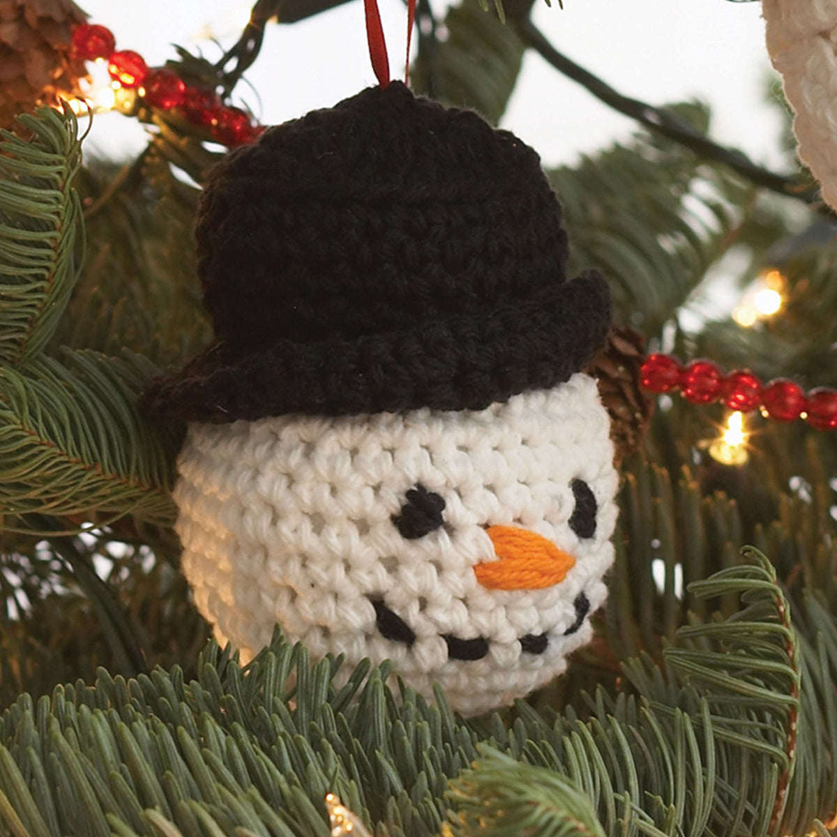 Lily Sugar'n Cream Amigurumi Ornaments Pattern | holiday, tree, colors