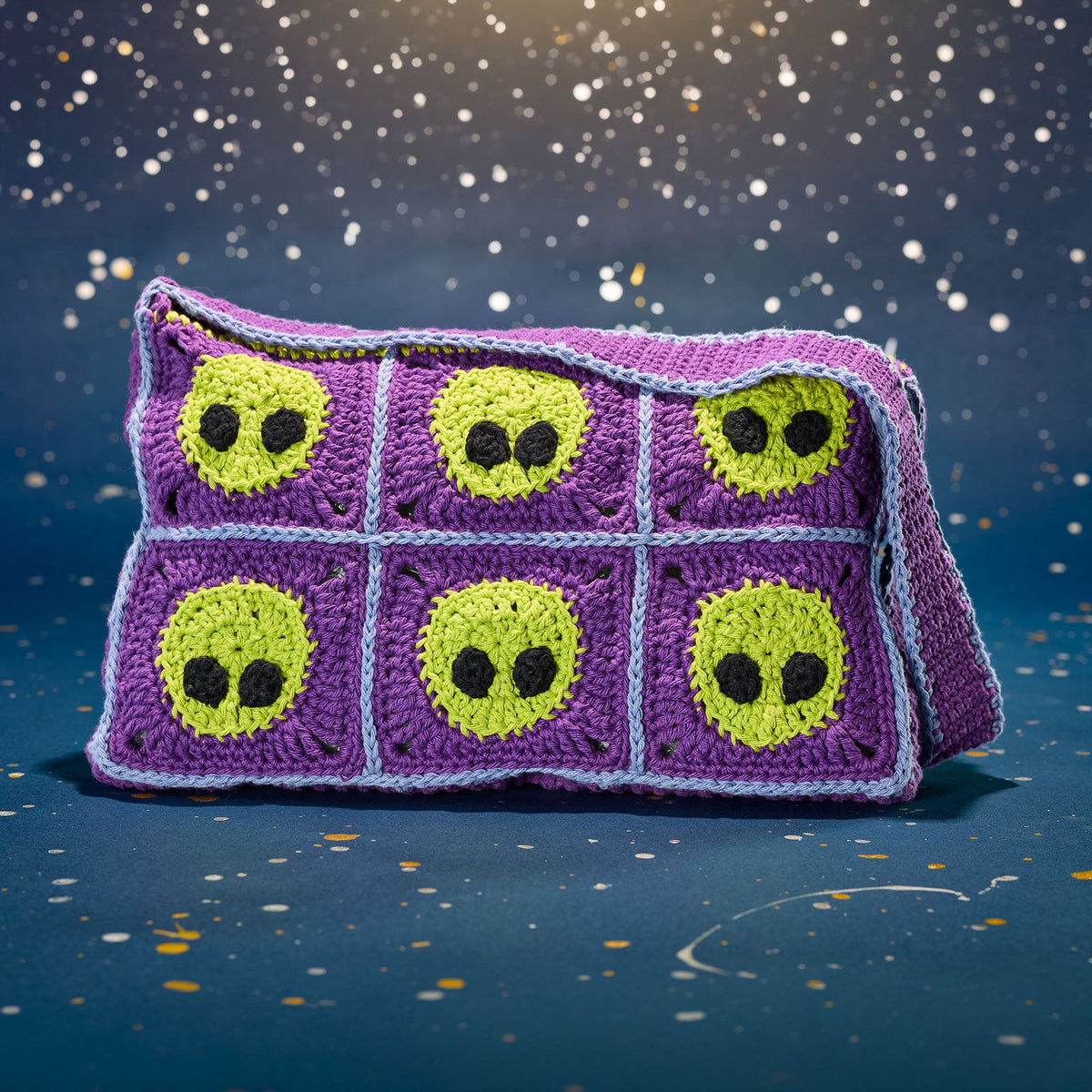 Lily Sugar'n Cream Crochet Extraterrestrial Messenger Bag Pattern | yarn, gift